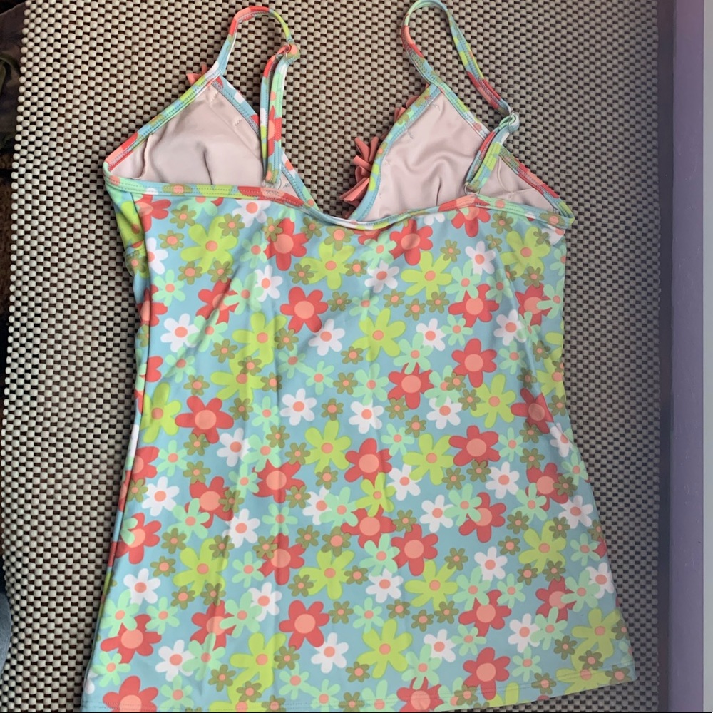 Flower Pattern Frilly Top - Picture 4 of 5